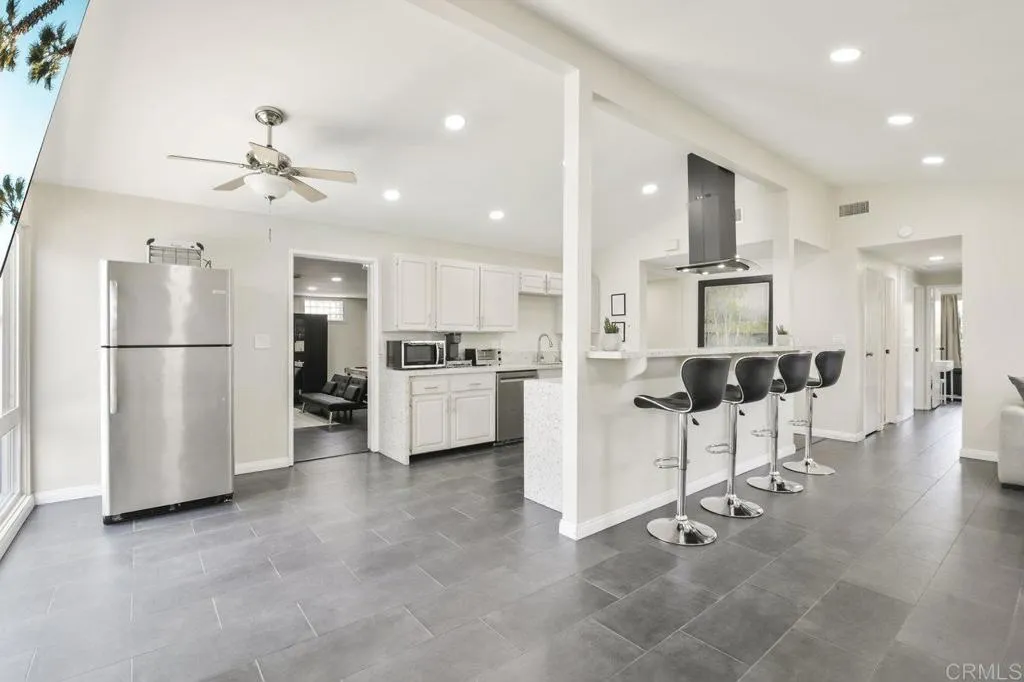 9452 Larrabee Avenue, San Diego, California 92123 home-pic-8